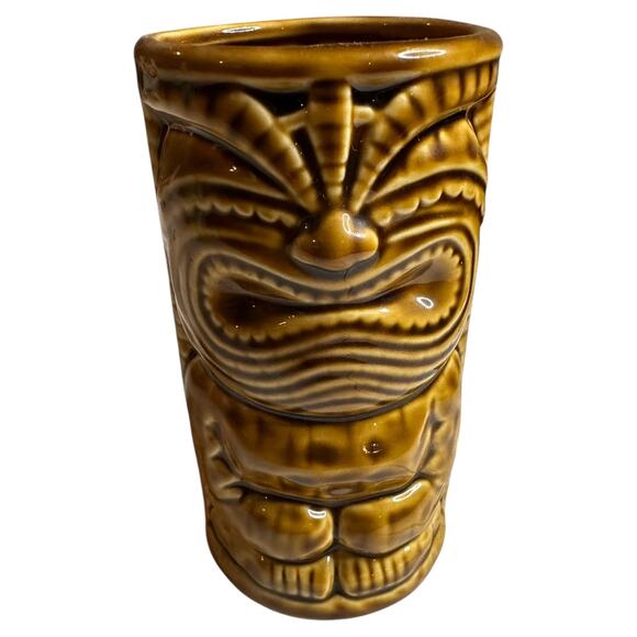Germaine's Luau Hawaii Tiki 2010 KC
Ceramic Mug Cup Tropical Brown - Picture 1 of 5